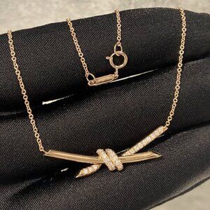 Tiffany knot necklace in gold with diamonds